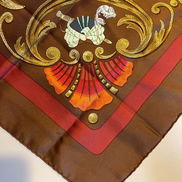 Authentic HERMES “Cheval Turc” Silk Scarf 1969 pre-owned - Picture 8 of 13